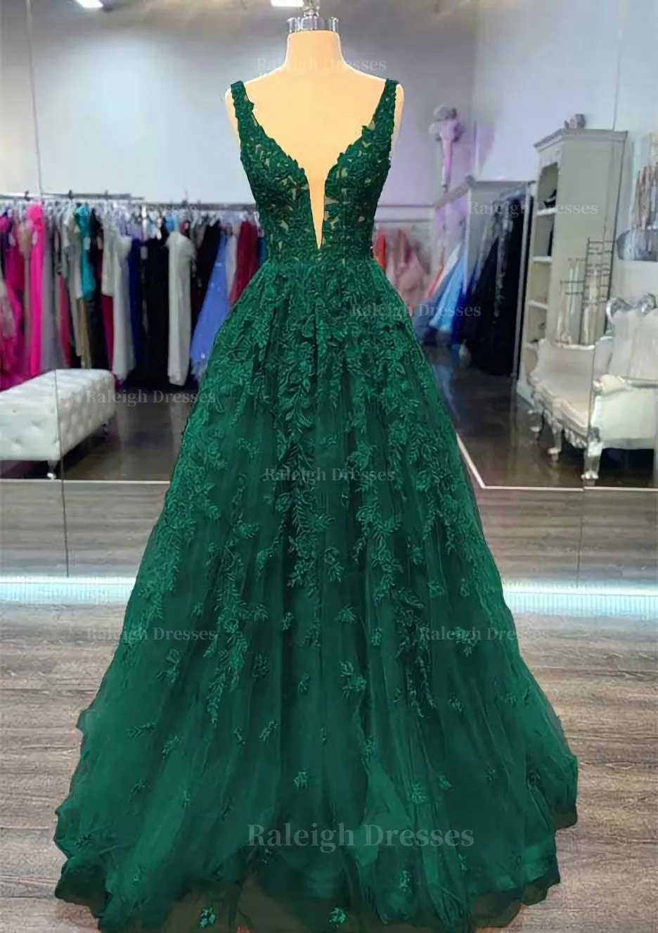 A-line V Neck Sleeveless Long/Floor-Length Lace Prom Dress With Beading