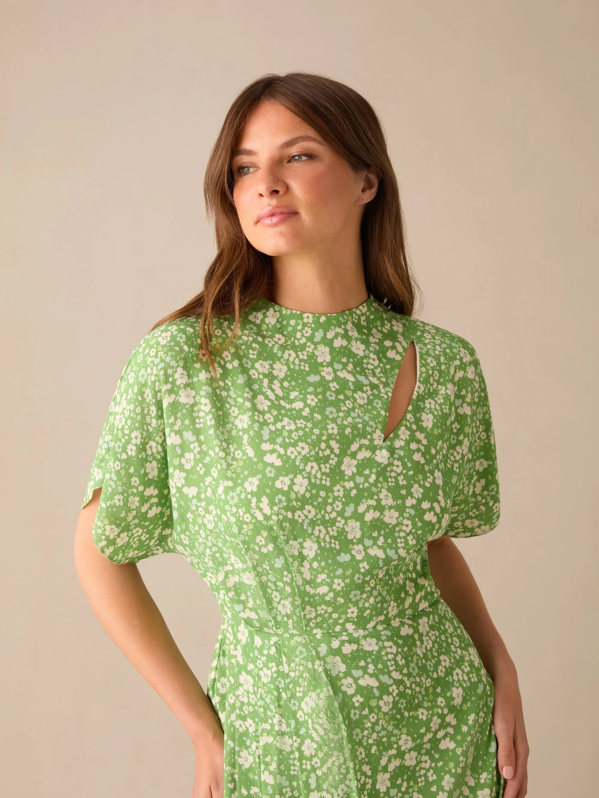 Petite Green Ditsy Print Tuck Waist Midi Dress